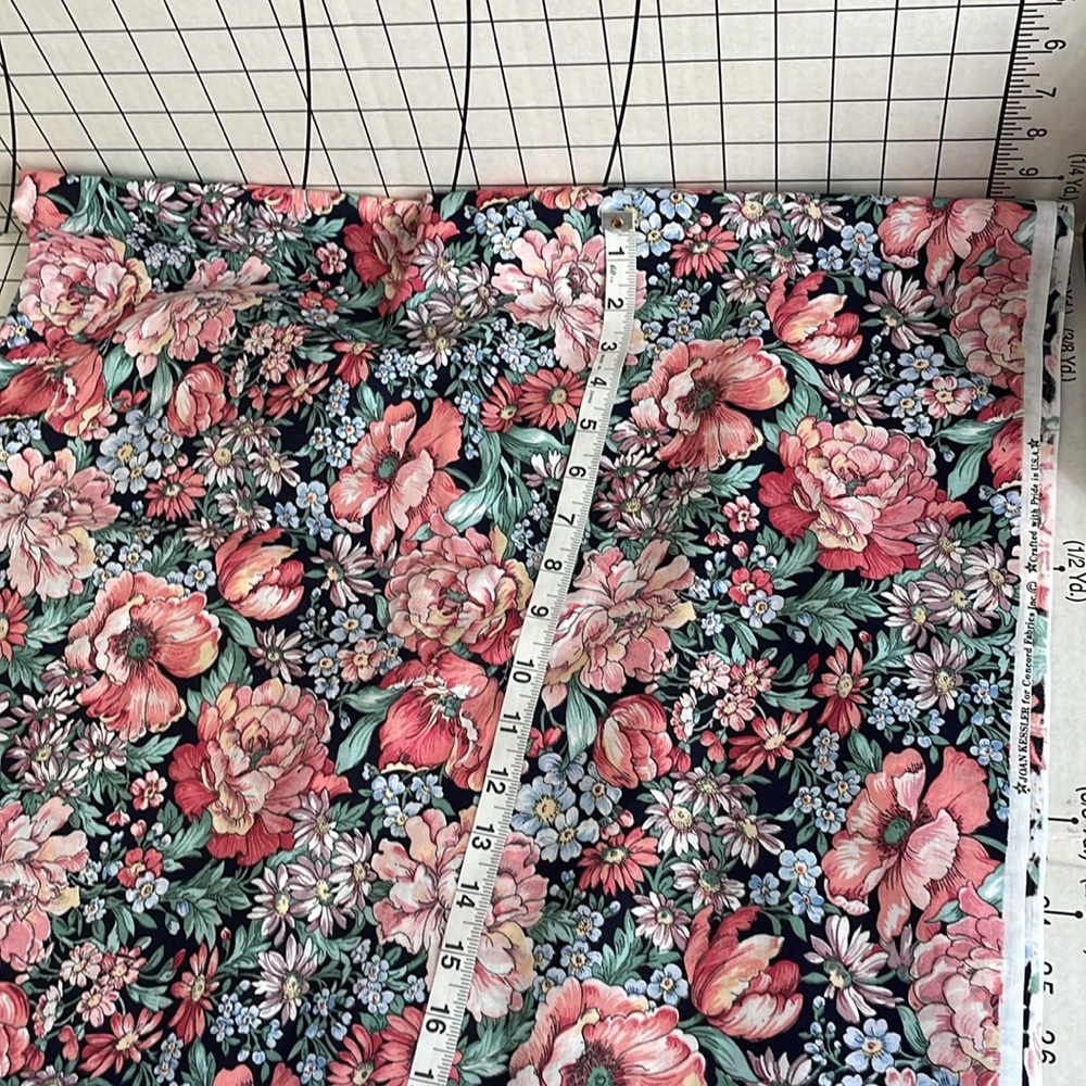 Joan Kessler for Concord Fabrics, floral cottage core motif, 4 yards, 44" wide - Picture 5 of 10